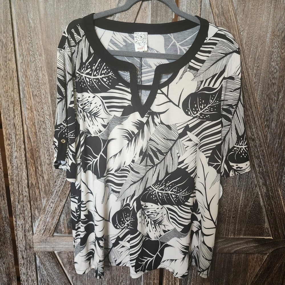 Naif Shirt Women's 2X Short Sleeve Tropical Print‎ Blouse Top Black & White New